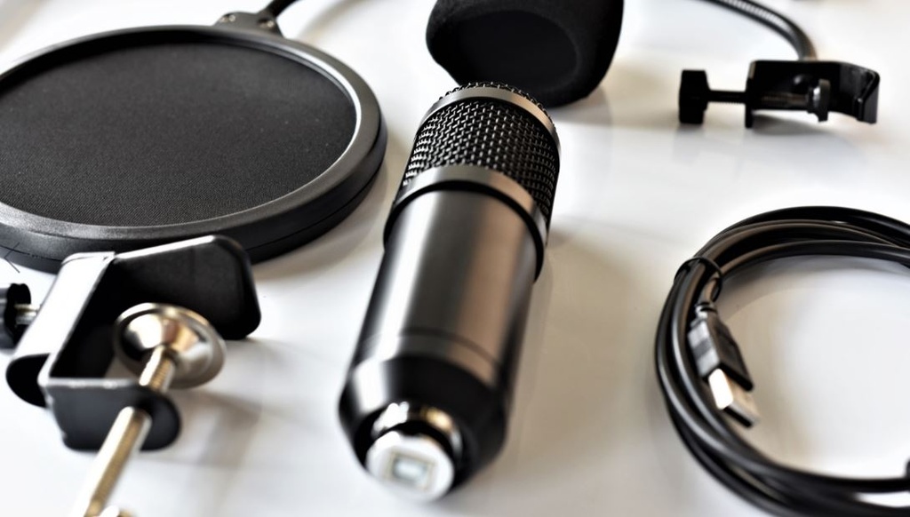 Generic Microphone Set for Podcasting / USB / Black