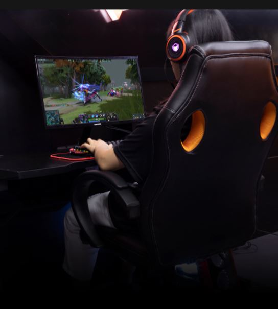 Meetion MT-CHR05 Gaming Chair - Black / Orange